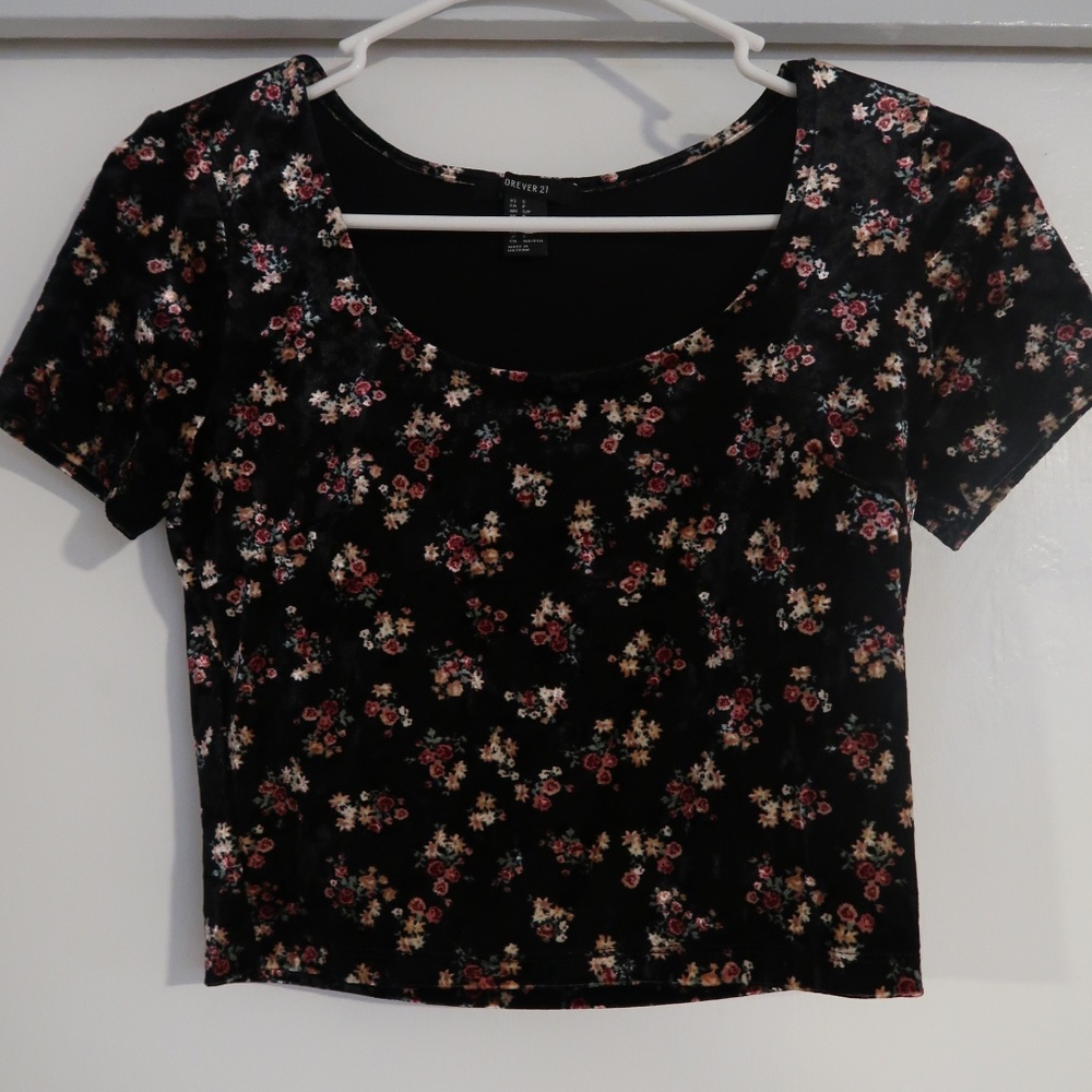Forever 21 Floral crop Top